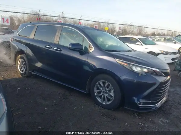 5TDYRKEC8RS215451 2024 TOYOTA SIENNA - Image 1