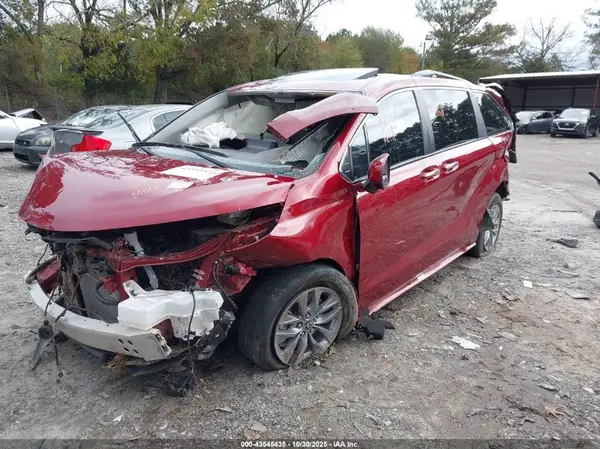 5TDYRKEC8RS217331 2024 TOYOTA SIENNA - Image 2