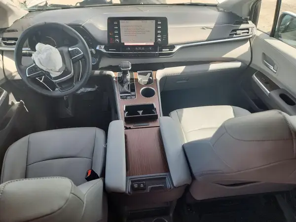 5TDYRKEC8RS218415 2024 TOYOTA SIENNA - Image 8