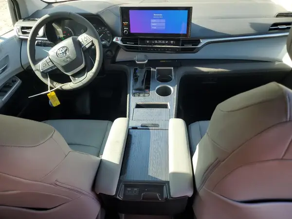 5TDYRKEC8SS226844 2025 TOYOTA SIENNA - Image 8