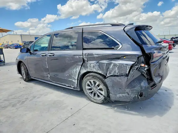 5TDYRKEC8SS229761 2025 TOYOTA SIENNA - Image 2