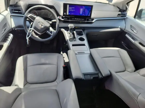 5TDYRKEC8SS229761 2025 TOYOTA SIENNA - Image 8