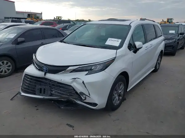 5TDYRKEC8SS237276 2025 TOYOTA SIENNA - Image 2