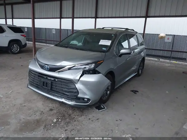 5TDYRKEC8SS250383 2025 TOYOTA SIENNA - Image 2