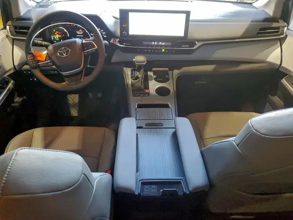 5TDYRKEC8SS251078 2025 TOYOTA SIENNA - Image 8