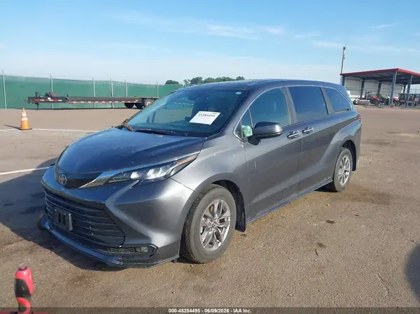 5TDYRKEC8SS251551 2025 TOYOTA SIENNA - Image 2
