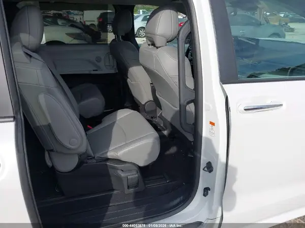 5TDYRKEC8SS252618 2025 TOYOTA SIENNA - Image 8