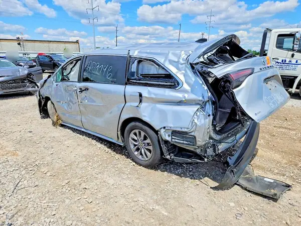 5TDYRKEC8SS259746 2025 TOYOTA SIENNA - Image 2