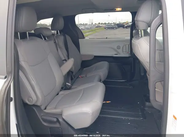 5TDYRKEC8SS274439 2025 TOYOTA SIENNA - Image 8