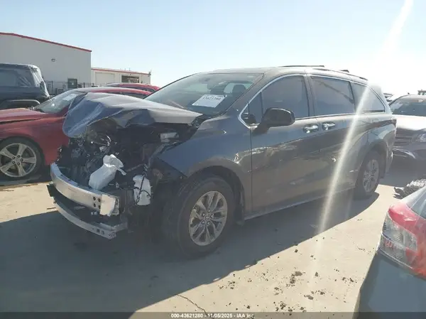 5TDYRKEC8SS282766 2025 TOYOTA SIENNA - Image 2
