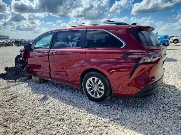 5TDYRKEC8SS285442 2025 TOYOTA SIENNA - Image 2