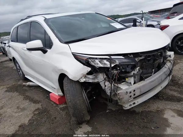 5TDYRKEC9MS006096 2021 TOYOTA SIENNA - Image 1