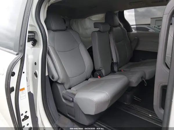 5TDYRKEC9MS006096 2021 TOYOTA SIENNA - Image 8
