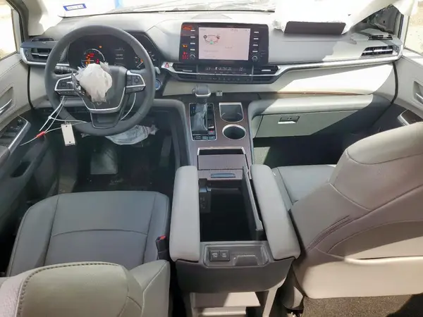 5TDYRKEC9MS013811 2021 TOYOTA SIENNA - Image 8