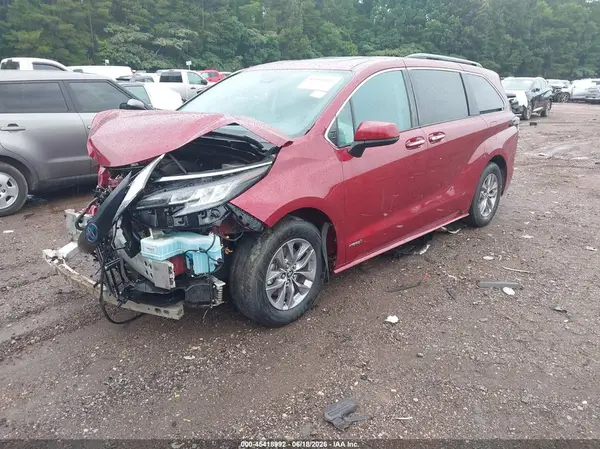 5TDYRKEC9MS019270 2021 TOYOTA SIENNA - Image 2