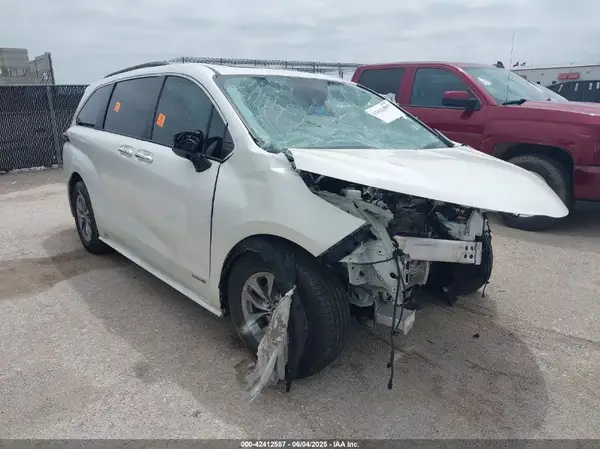 5TDYRKEC9MS031404 2021 TOYOTA SIENNA - Image 1