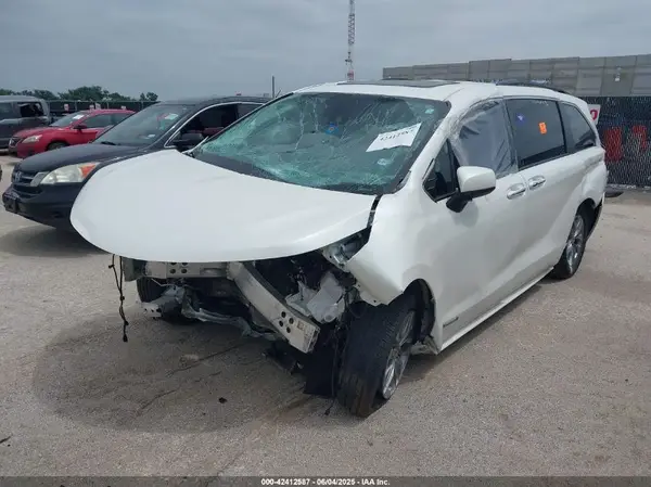 5TDYRKEC9MS031404 2021 TOYOTA SIENNA - Image 2