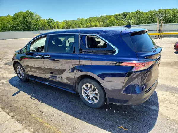 5TDYRKEC9MS034075 2021 TOYOTA SIENNA - Image 2