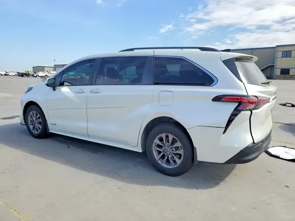 5TDYRKEC9MS041186 2021 TOYOTA SIENNA - Image 2