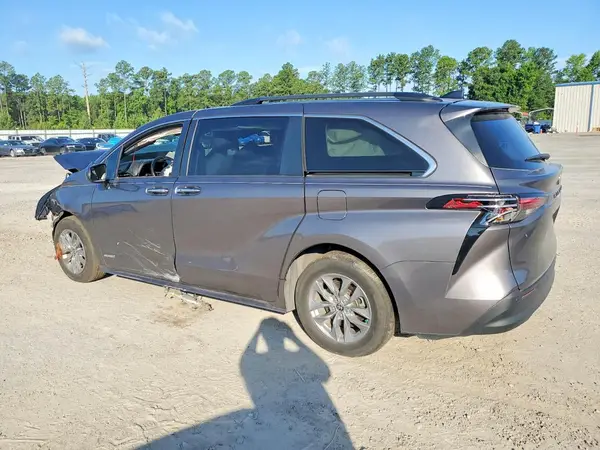 5TDYRKEC9MS054780 2021 TOYOTA SIENNA - Image 2