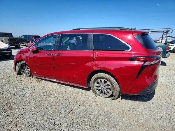 5TDYRKEC9MS056836 2021 TOYOTA SIENNA - Image 2
