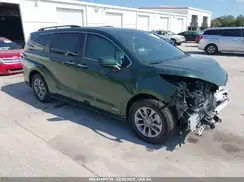 5TDYRKEC9MS062975 2021 TOYOTA SIENNA