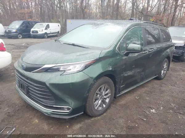 5TDYRKEC9MS063446 2021 TOYOTA SIENNA - Image 2