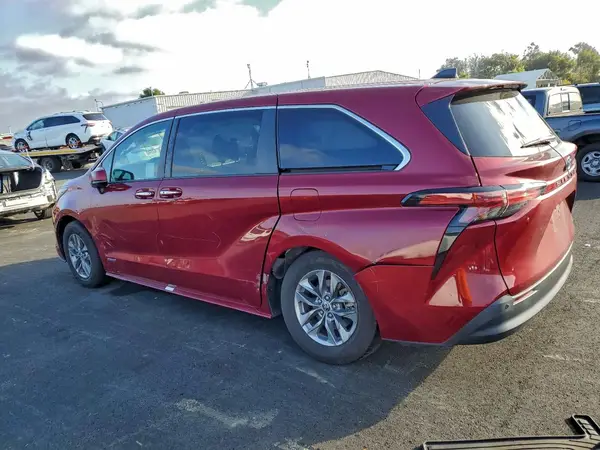 5TDYRKEC9MS065830 2021 TOYOTA SIENNA - Image 2