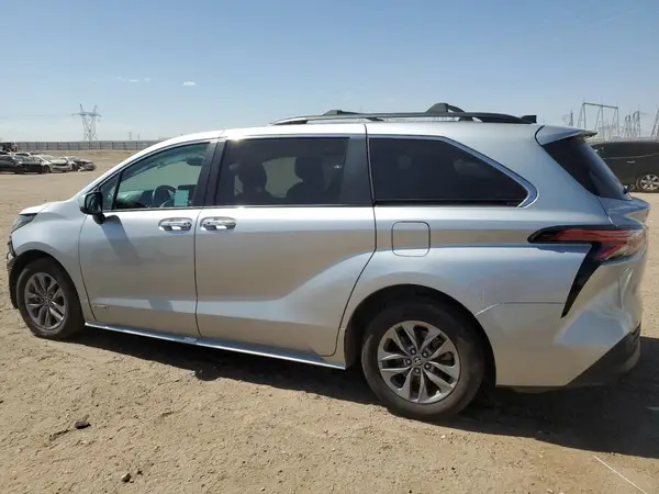 5TDYRKEC9MS066413 2021 TOYOTA SIENNA - Image 2