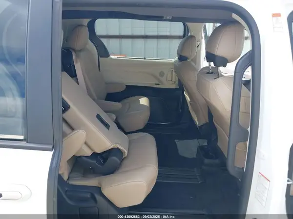 5TDYRKEC9NS090213 2022 TOYOTA SIENNA - Image 8