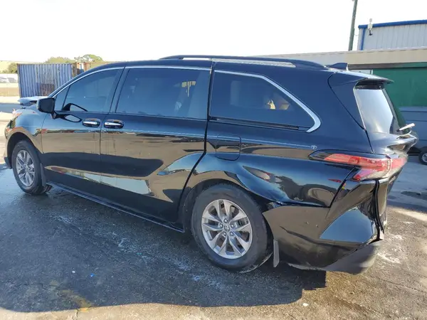 5TDYRKEC9NS092012 2022 TOYOTA SIENNA - Image 2