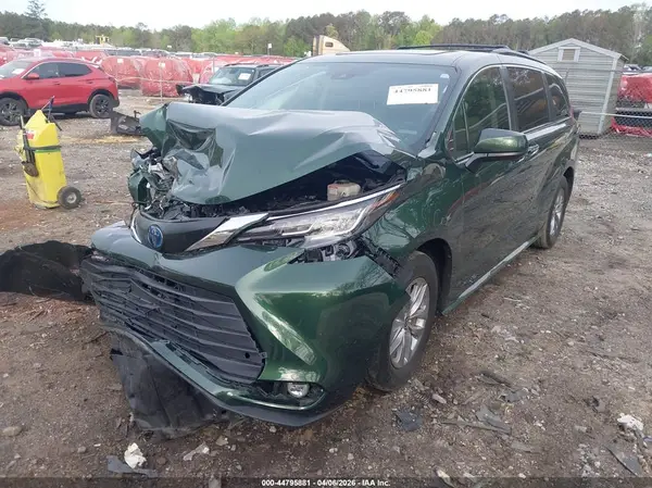 5TDYRKEC9NS097467 2022 TOYOTA SIENNA - Image 2