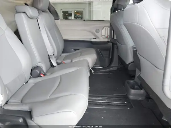 5TDYRKEC9NS102196 2022 TOYOTA SIENNA - Image 8
