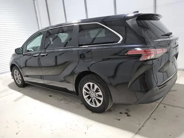 5TDYRKEC9NS112243 2022 TOYOTA SIENNA - Image 2