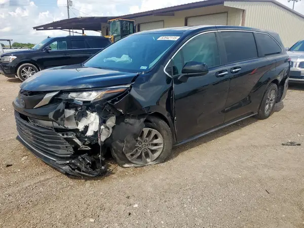 5TDYRKEC9NS121105 2022 TOYOTA SIENNA - Image 1