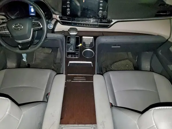 5TDYRKEC9NS128698 2025 TOYOTA SIENNA - Image 8