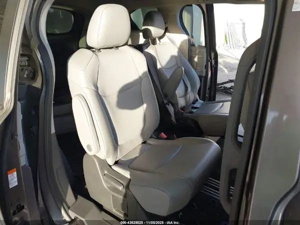 5TDYRKEC9NS131147 2022 TOYOTA SIENNA - Image 8
