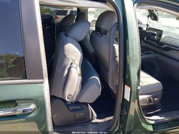 5TDYRKEC9PS139705 2023 TOYOTA SIENNA - Image 8