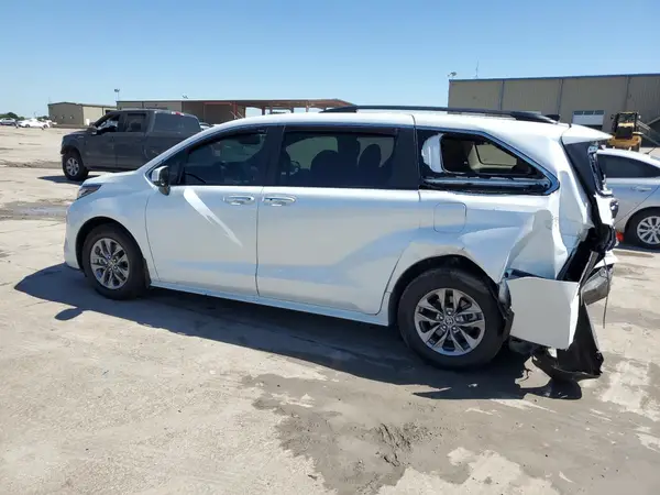 5TDYRKEC9PS149506 2023 TOYOTA SIENNA - Image 2