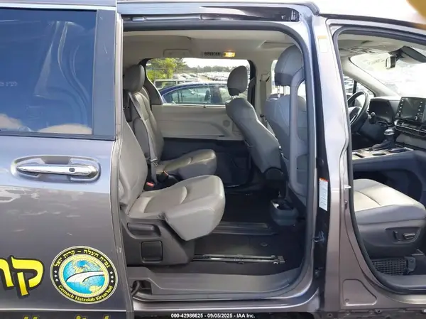 5TDYRKEC9PS152552 2023 TOYOTA SIENNA - Image 8