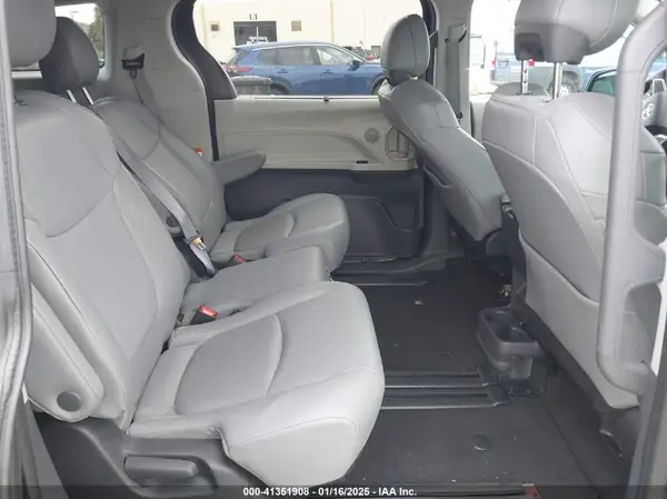 5TDYRKEC9PS162496 2023 TOYOTA SIENNA - Image 8