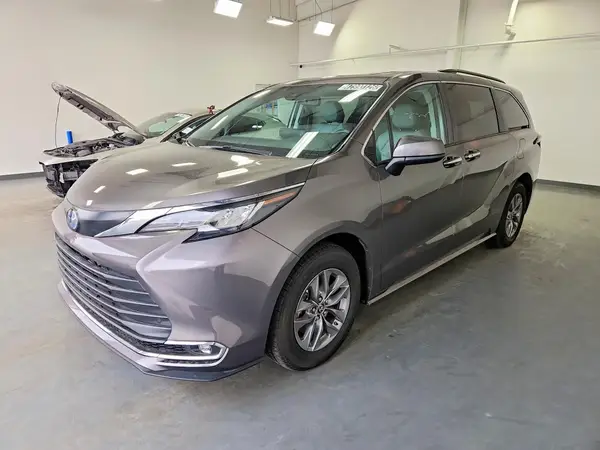5TDYRKEC9PS171439 2023 TOYOTA SIENNA - Image 1