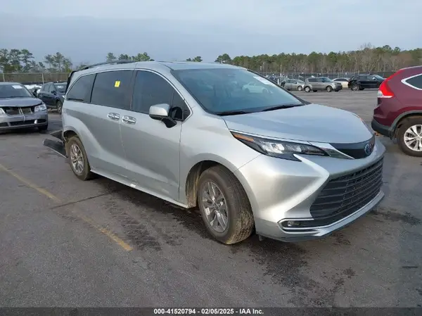 5TDYRKEC9RS181312 2024 TOYOTA SIENNA - Image 1
