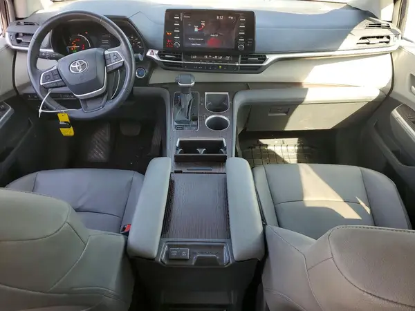 5TDYRKEC9RS183884 2024 TOYOTA SIENNA - Image 8