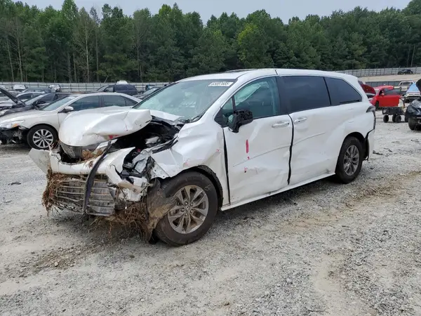 5TDYRKEC9RS193251 2024 TOYOTA SIENNA - Image 1
