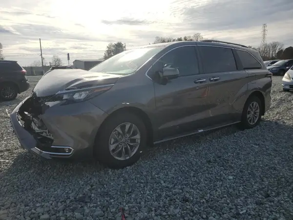 5TDYRKEC9RS203387 2024 TOYOTA SIENNA - Image 1