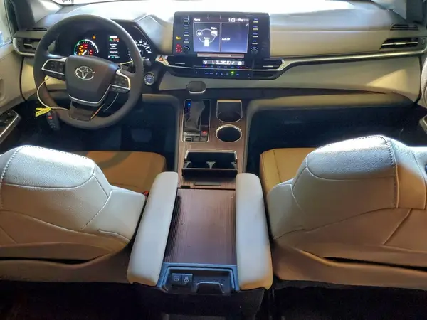 5TDYRKEC9RS204331 2024 TOYOTA SIENNA - Image 8