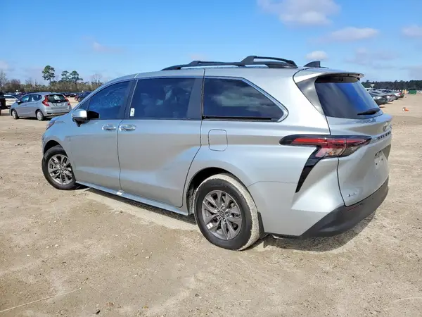 5TDYRKEC9SS233317 2025 TOYOTA SIENNA - Image 2