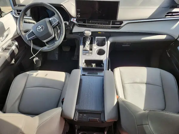 5TDYRKEC9SS233656 2025 TOYOTA SIENNA - Image 8