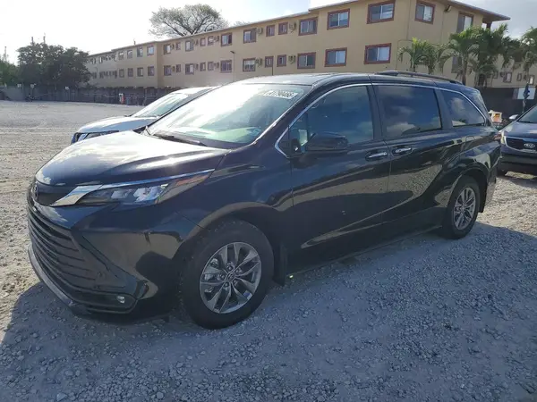 5TDYRKEC9SS236220 2025 TOYOTA SIENNA - Image 1